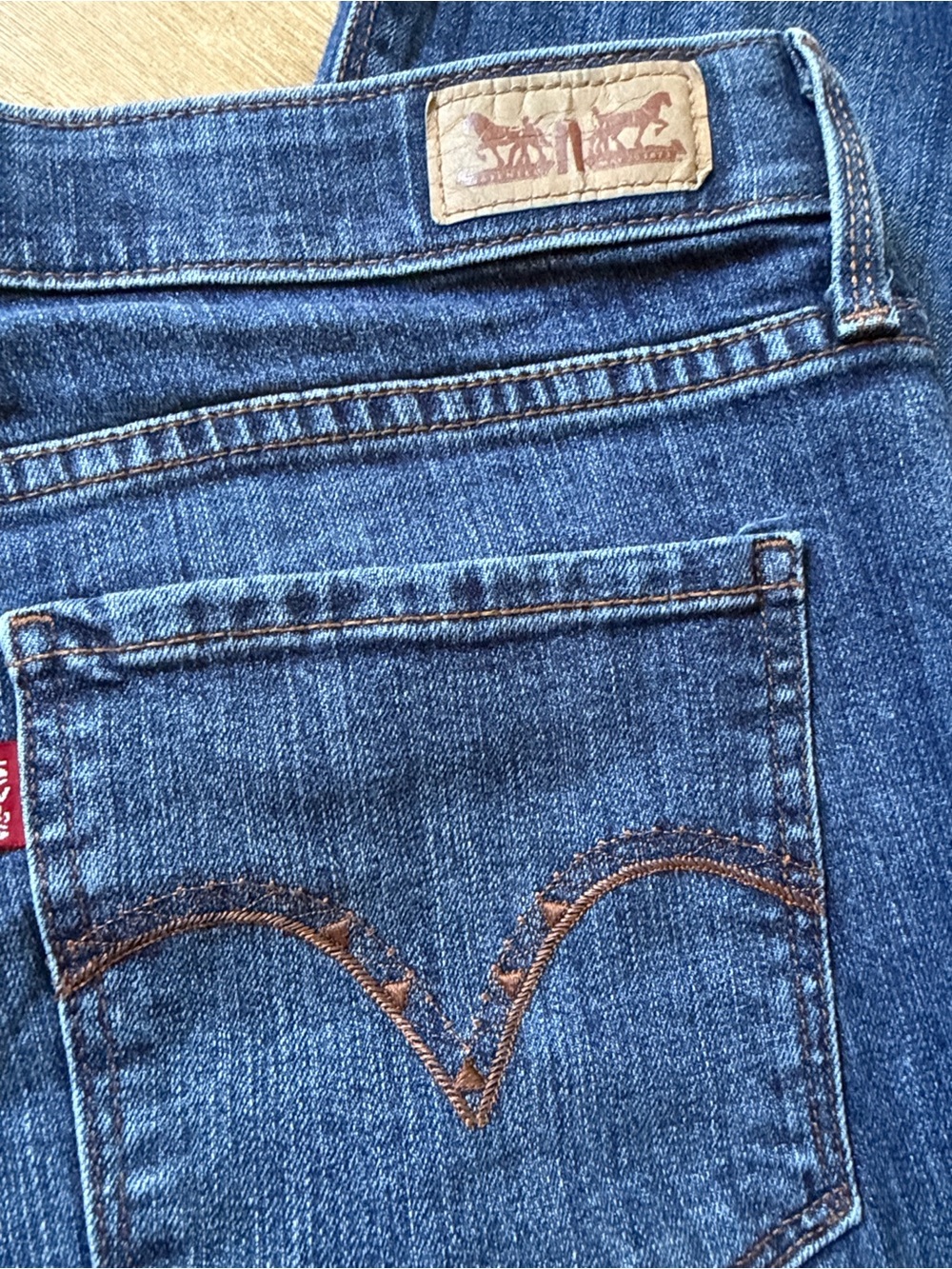 Levi's Women's Perfect Waist 525 Straight Leg Denim Jeans - Picture 5 of 8